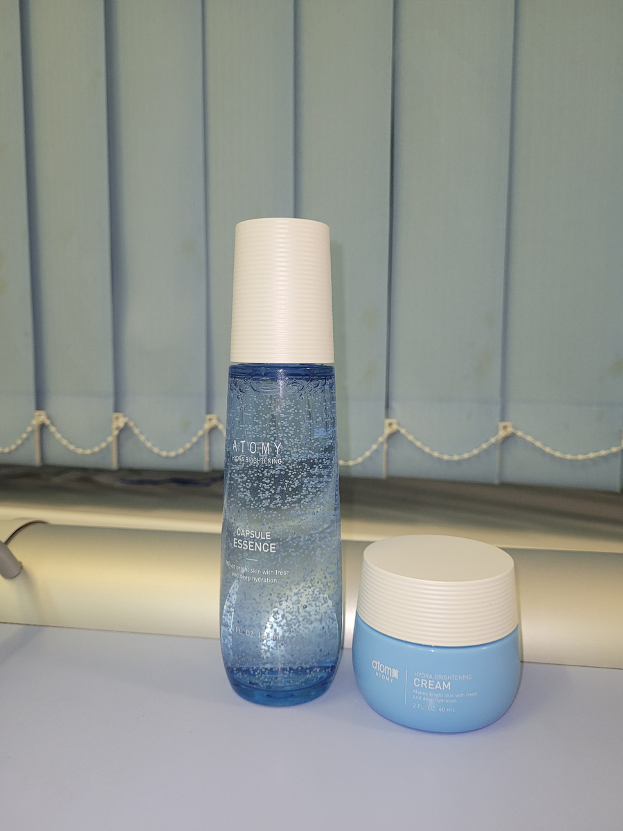 Фото автора. Набор "Гидра сияние". На больничный тумбочке)