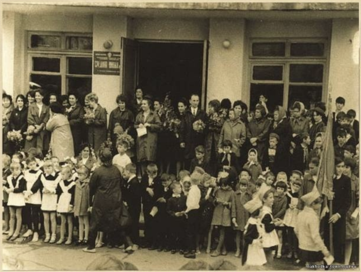 Школа г находка. Горьковская школа радиоспециалистов 1941. Школа 3 находка. Старая школа. Школа 18 находка.