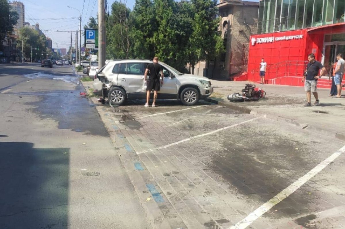    В ДТП в центре Ростова разбился 26-летний мотоциклист