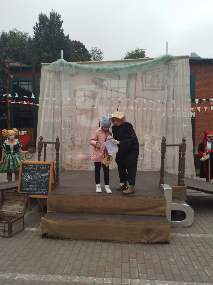 Нашему городу -877, но он  как всегда молод, красив, хорош собой, да ещё в в полном расцвете сил, радует своих жителей и гостей, историческими  памятниками, итересными музеями, замечательными...-70