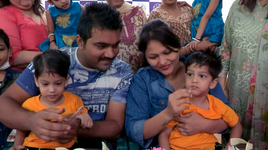 Фото из сети. Принц и Лав с родителями