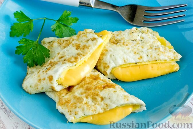яйца, сыр твёрдый, масло подсолнечное, базилик сушёный, соль, перец чёрный молотый