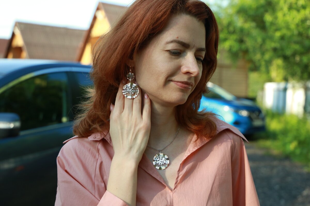 не слышу с детства...