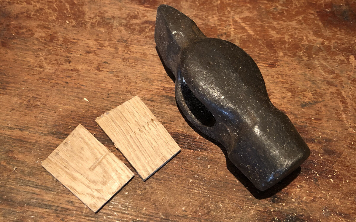 Длину клина сделал с запасом, когда их забью, лишнее отпилю ножовкой.