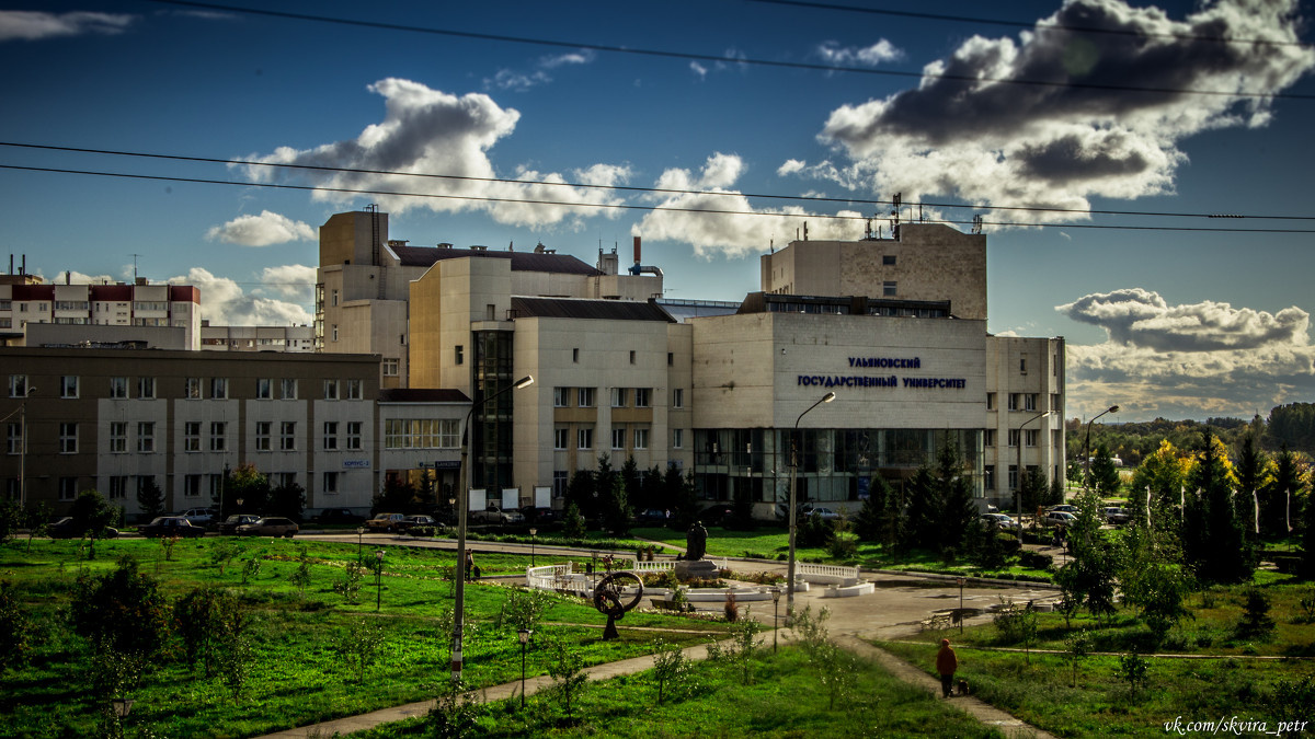 Главный корпус заведения.