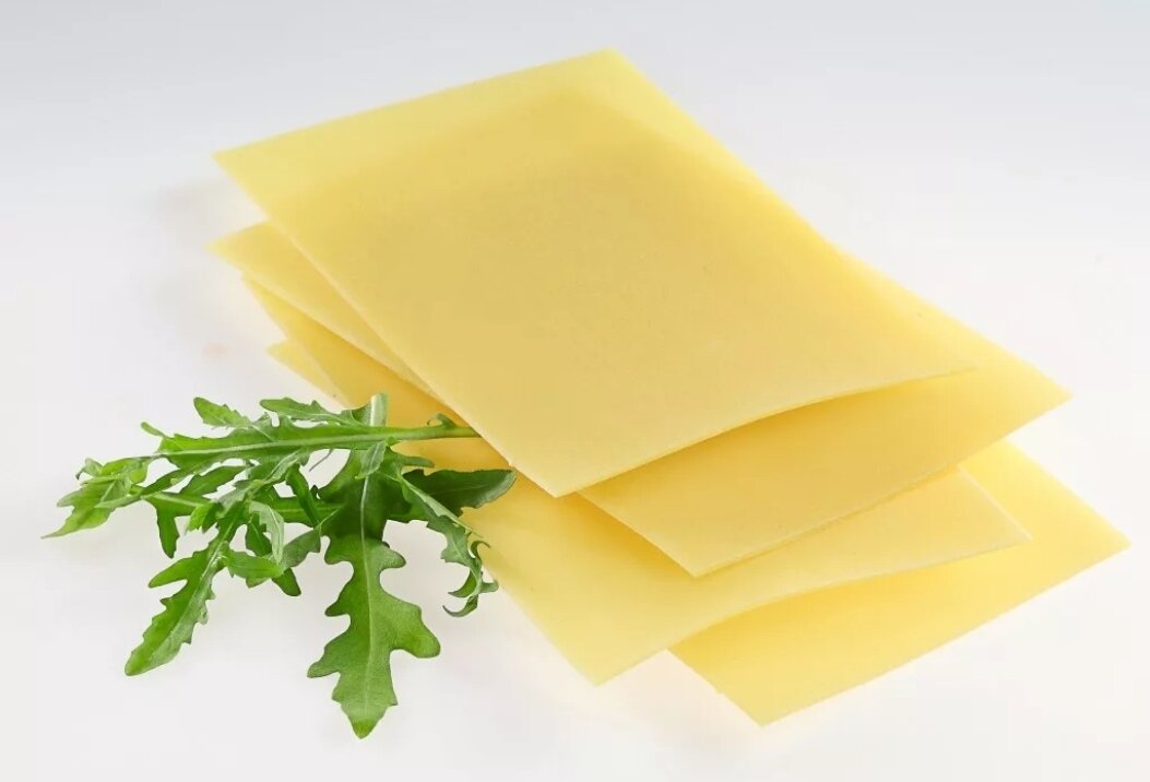 паста для лазаньи. как называются плоские макароны для лазаньи. листы для лазаньи макфа. макароны для лазаньи. макаронные изделия makfa лазанья с двойной волной, 500 г.