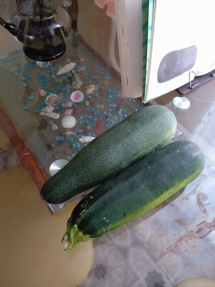 хватило одного, второй отправился в холодильник, ждать моего вдохновения