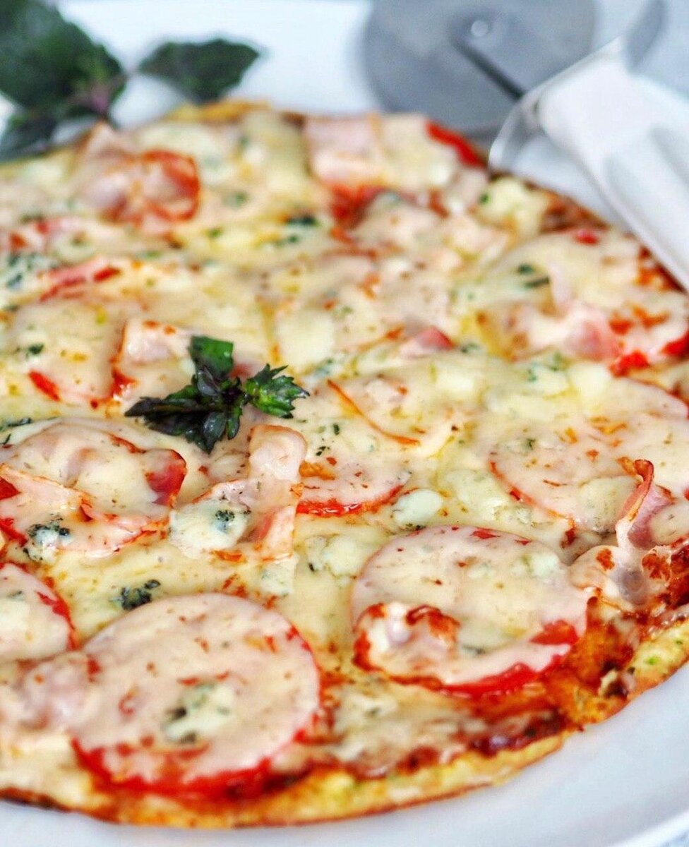 что кладут в пиццу в домашних условиях с колбасой и сыром в духовке рецепт фото 48