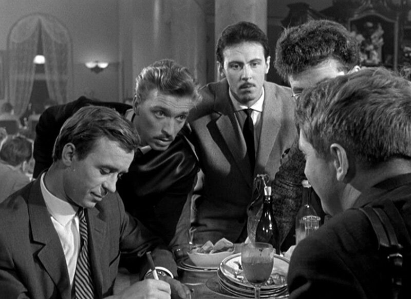 Роковой обед в ресторане "Одуванчик". Кадры из фильма. Открытые источники