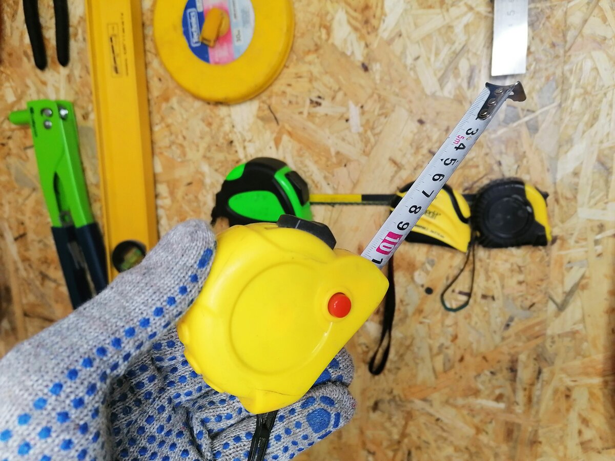 Как начертить окружность с помощью рулетки?