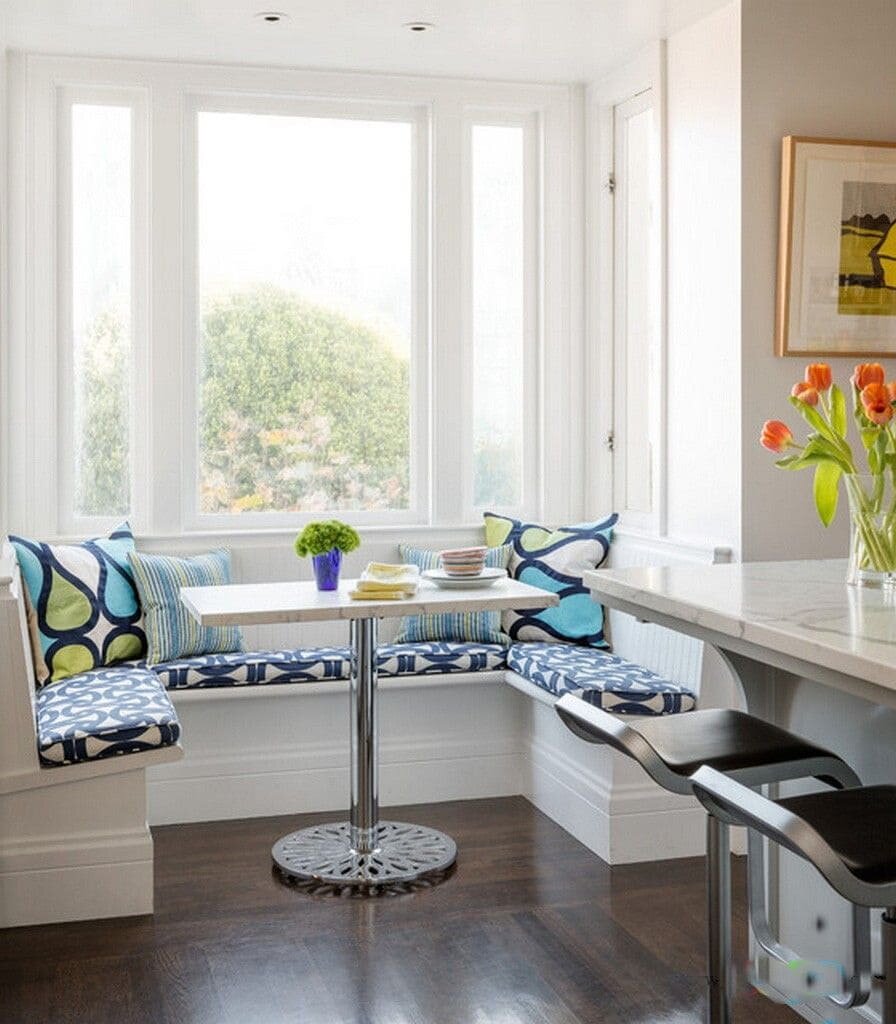 Обзор штор на эркерное окно: варианты для гостиной и кухни