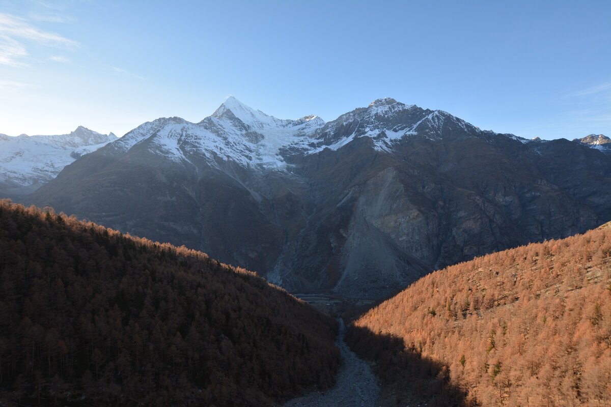 Вид с моста в сторону Ранды