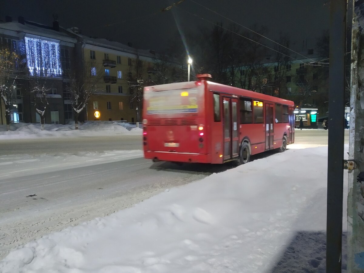 Длинный, красный, двадцать первый!