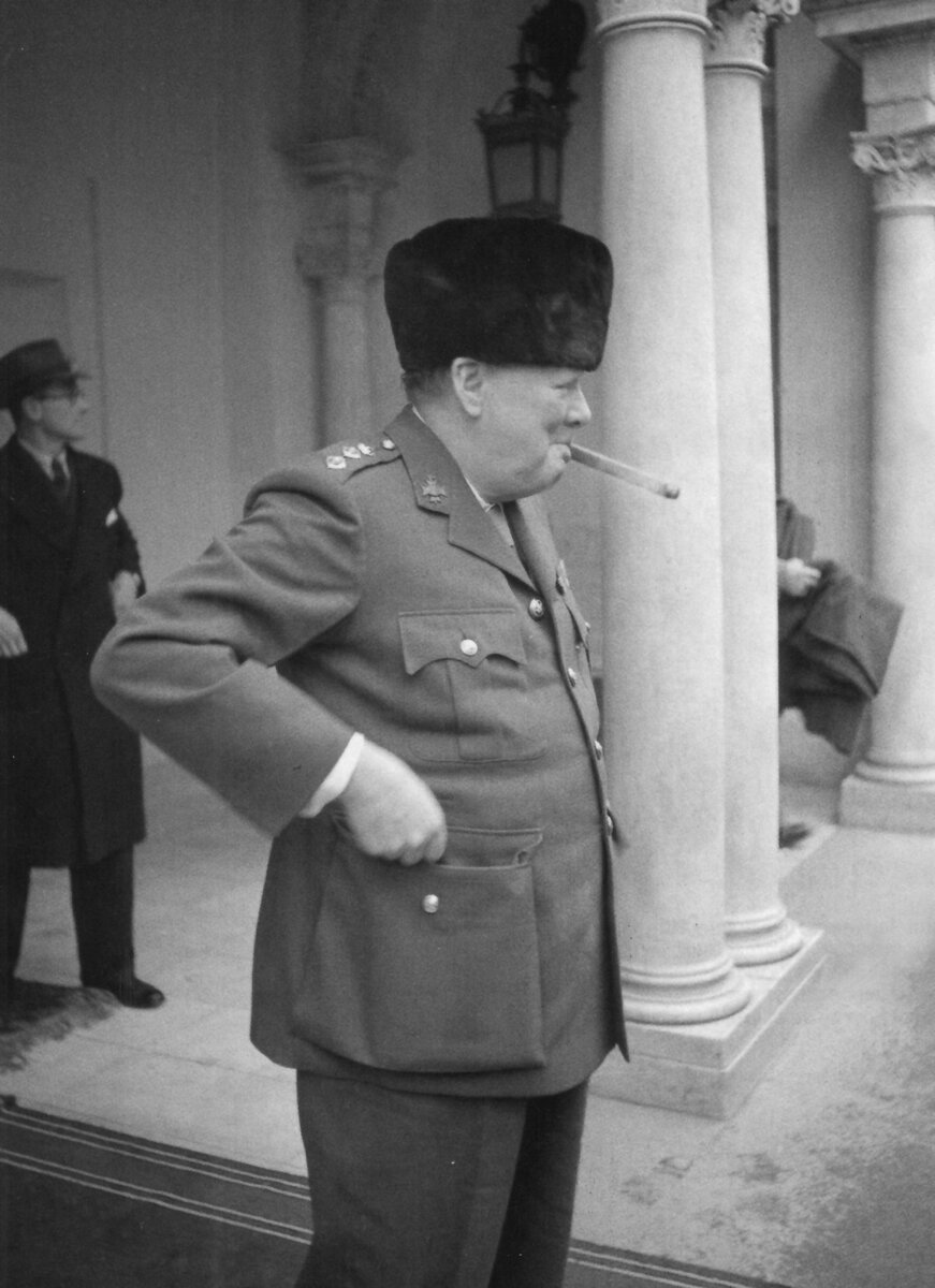 Премьер-министр Британской империи Уинстон Черчилль на Ялтинской (Крымской) конференции в Ливадийском дворце. Февраль 1945 года