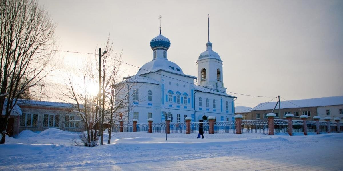 Главная достопримечательность сиземского края - Никольская церковь (1867-1873).