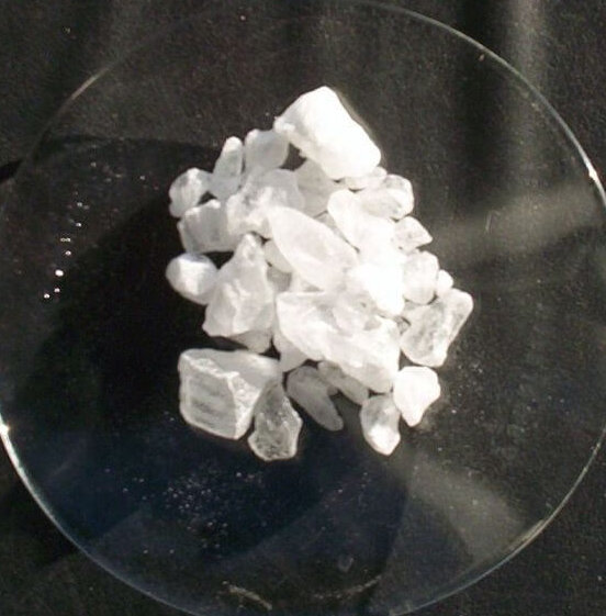 Кристаллы квасцов с древних времен использовались во многих отраслях промышленности.