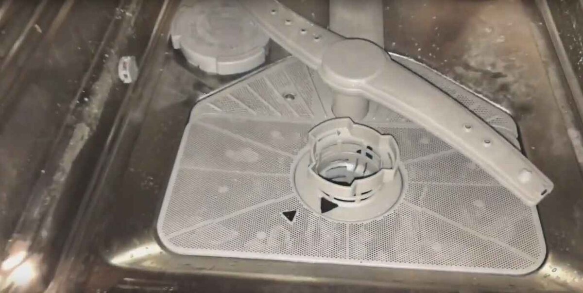 Посудомоечная машина бош не сливает воду. Посудомойка не сливает воду. В посудомойке не уходит вода