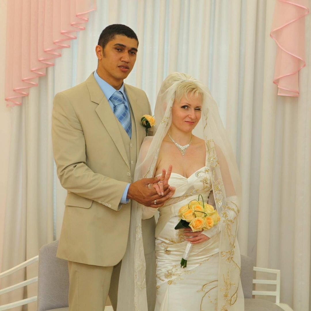 Лена с мужем, фото из личного архива героини