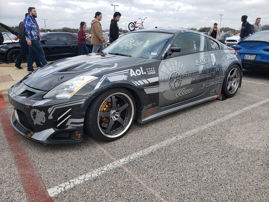 Nissan 350Z (Z33) '2003–06 - этот напоминает своего "коллегу" из Третьего Форсажа!