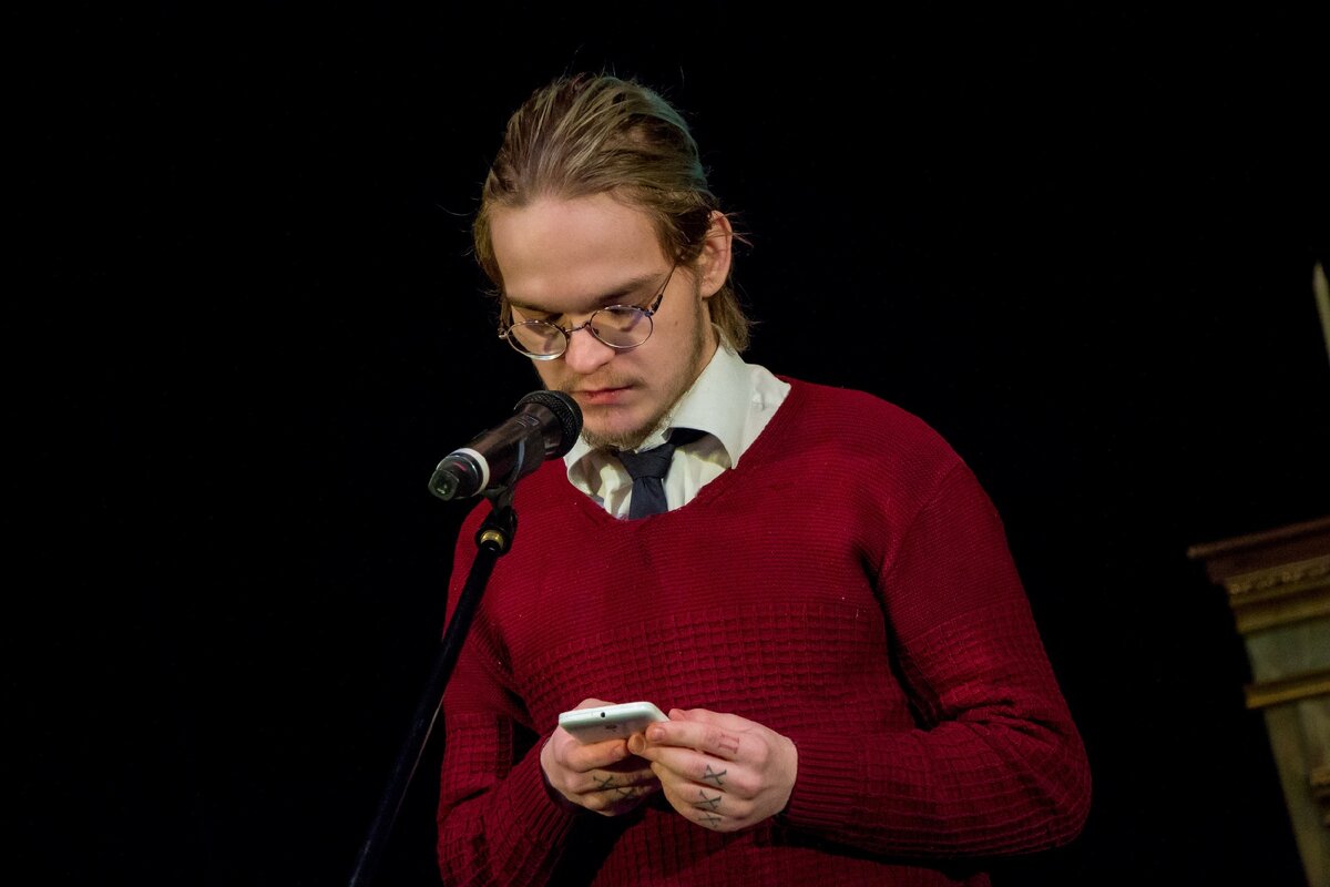 Читаю стихи на городском конкурсе, 2019 г. 