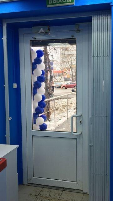 Раздвижная одностворчатая решетчатая стальная дверь с убирающимся порогом