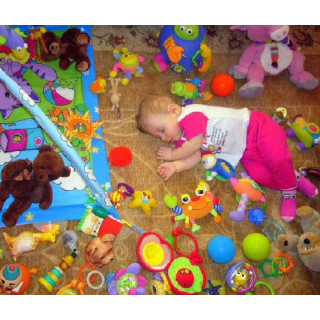 Фото из статьи http://dlya-woman.ru/kak-mnogo-igrushek-stoit-pokupat-rebenku/