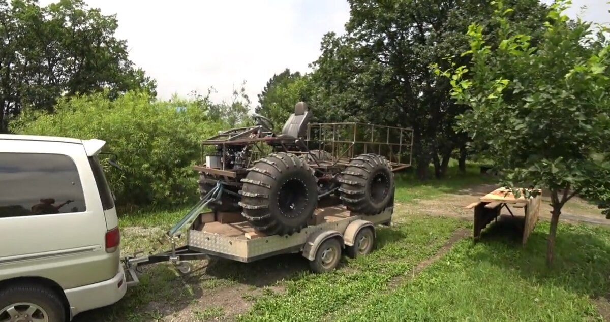 Испытываем болотоход, поломки неизбежны.