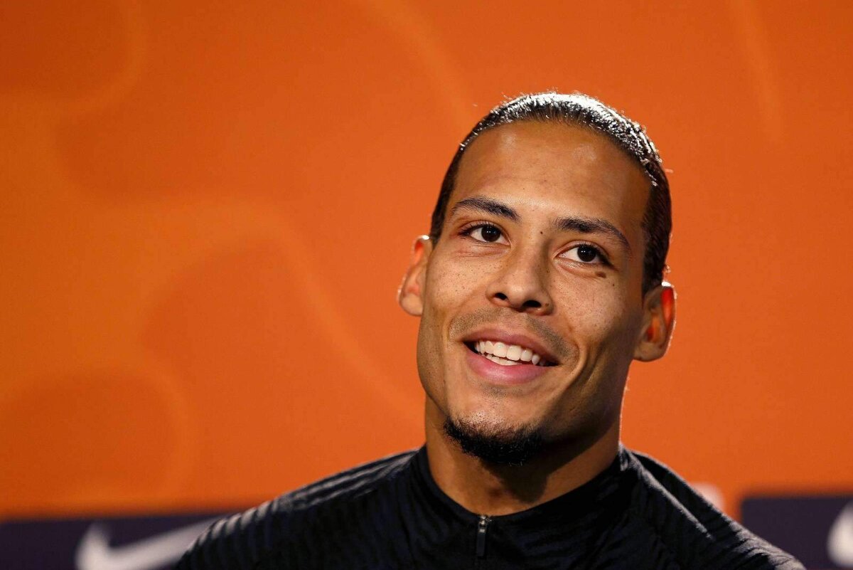 Фото-материалы взяты с источника https://yandex.ru/sport/story/Liverpul_nameren_prodlit_kontrakty_svan_Dejkom_i_Fabino--d42b7816d45a8338ac624544c7494b1d?persistent_id=142218838