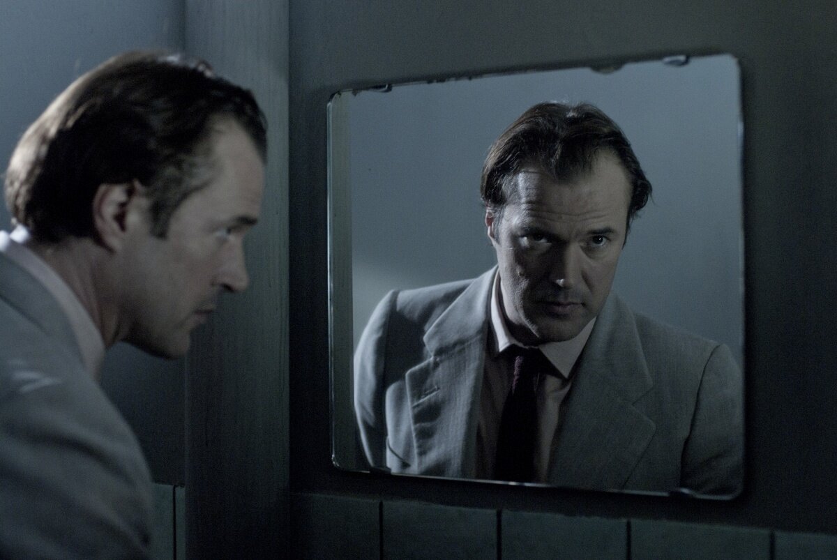 Манипуляция (2010), рейтинг на Кинопоиске - 6.6. Источник кадра - Яндекс. Картинки.