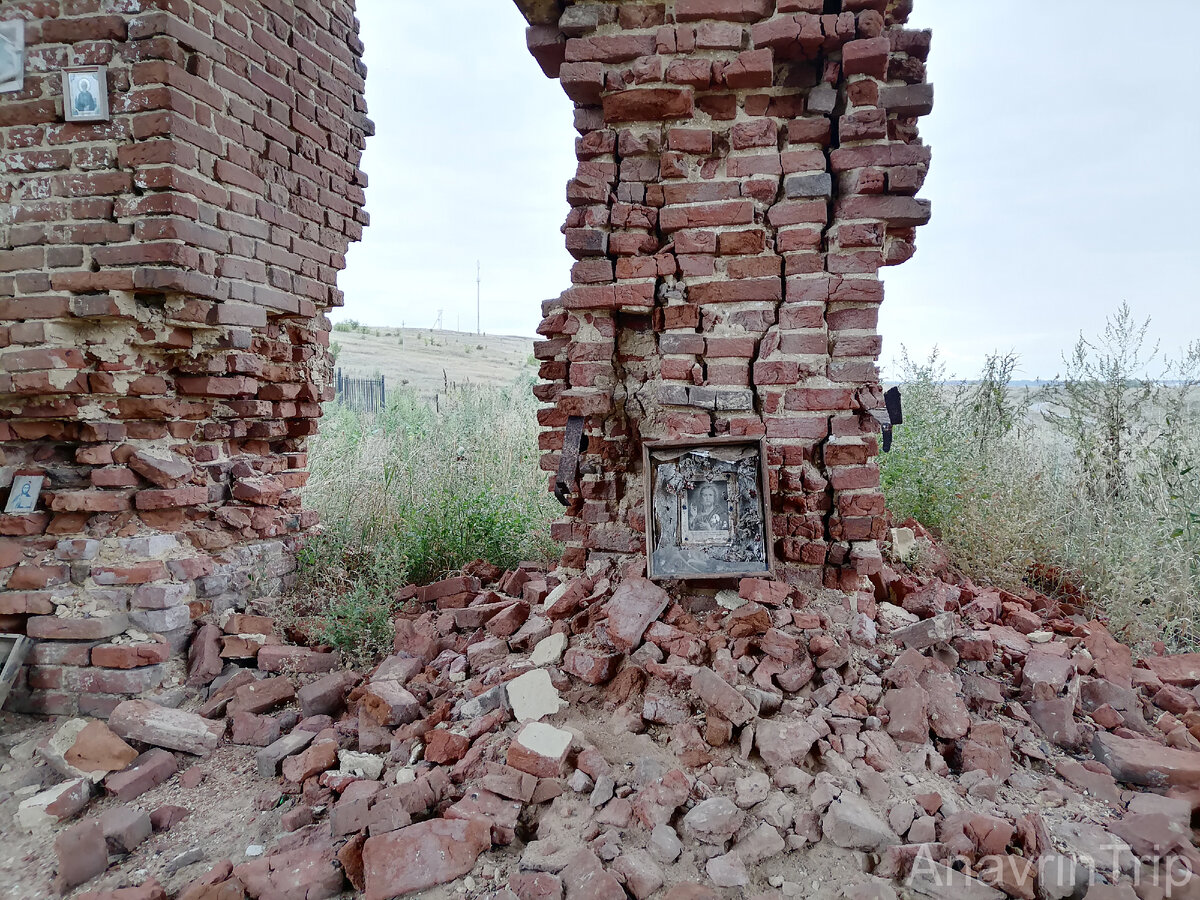 Руины храма речь о котором пойдет ниже...