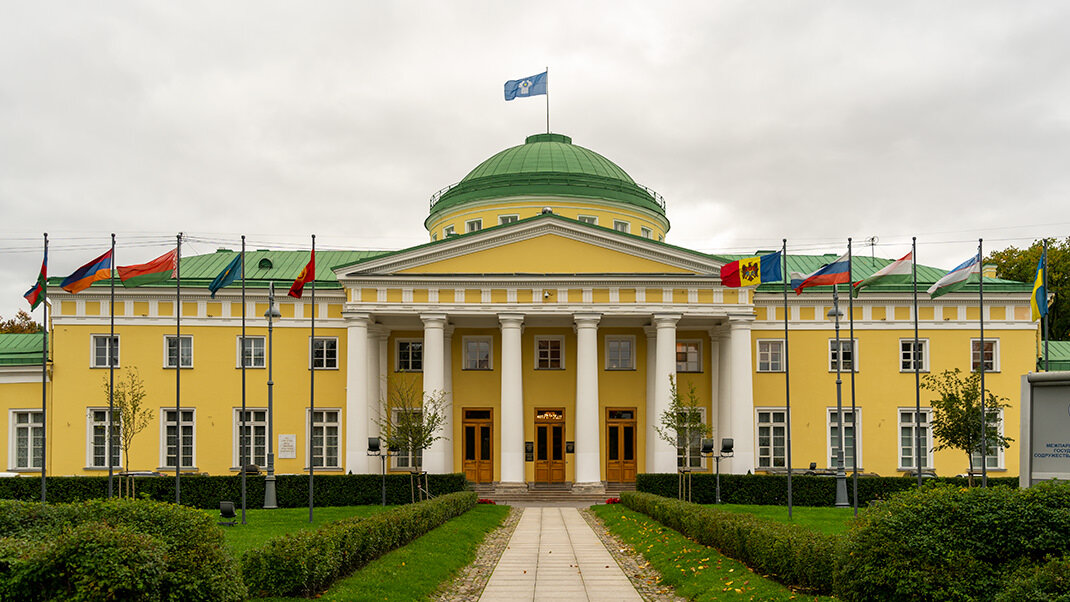 Таврический дворец в петербурге архитектор и е старов фото