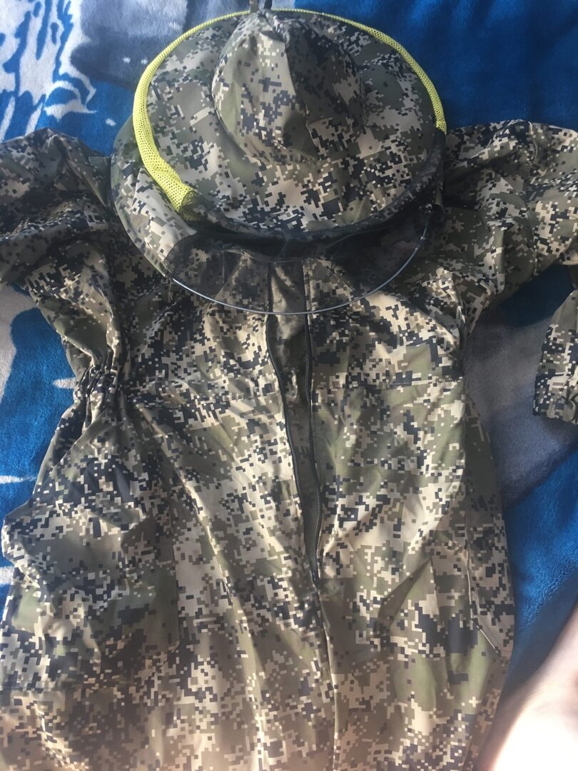 Маска абсолютно не мешает, и хорошо защищает шею. 