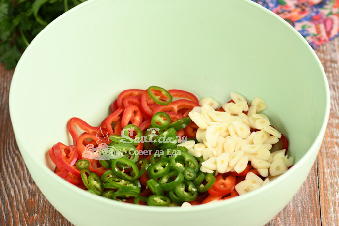 Из вареного мяса готовлю необычную закуску (вкус ее не сравнится ни с чем)