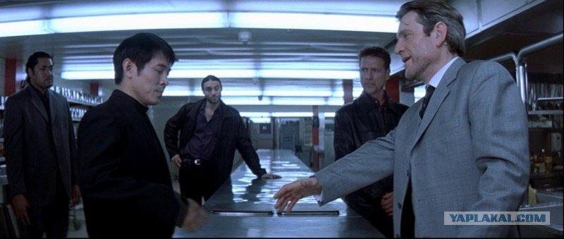 Кадр из фильма  Лю только что прибыл в Париж