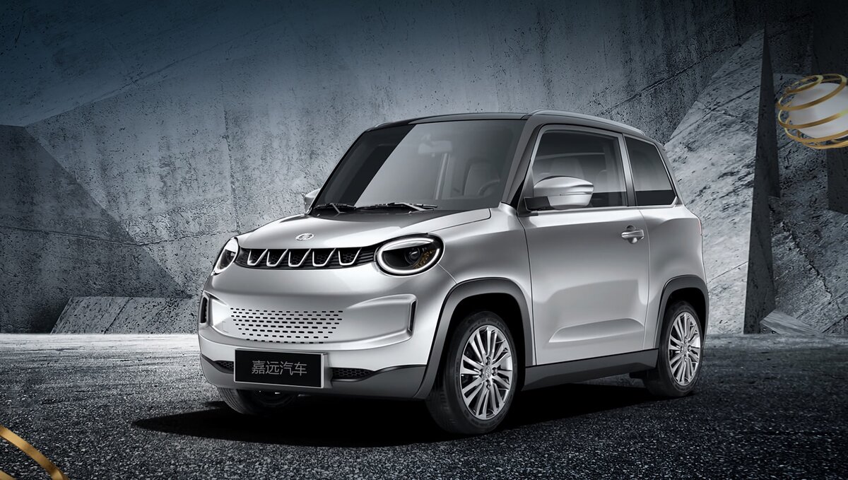Локальная премьера Цзяюаня Коми в сентябре 2020-го осталась незамеченной. Теперь СМИ обратили на сити-кар внимание, поскольку Jiayuan намерен сертифицировать его в Евросоюзе (по нормам ECWVTA) и Японии (по стандартам кей-каров). Мол, кузов на 60% состоит из высокопрочной стали.
