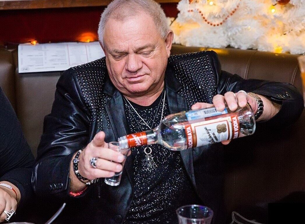 Пью водку каждый день
