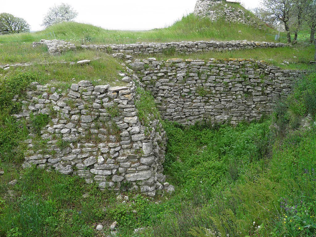 Древняя троя (илион). Илион цифра. Люк полимерно-композитный тяжелый 760/110/80 мм 25 т (тип d400). Илион люки. Люк чугунный дождеприемный дк.