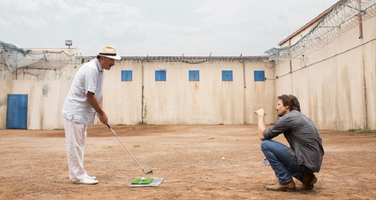 Чем бы паханы на панамской зоне ни тешились, лишь бы заточки в матрасах не прятали. 