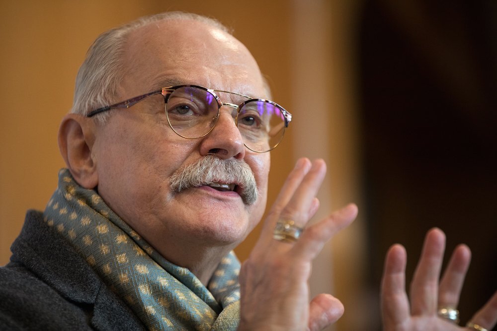    Nikita Mikhalkov has noted the importance of the programme of cinefication of small towns and rural areas. In the framework of the national project "Culture" to 2024, the equipment will be equipped with 1200 screens located in settlements with population of 500 thousand people. Ministry of Culture of Russia via globallookpress.com