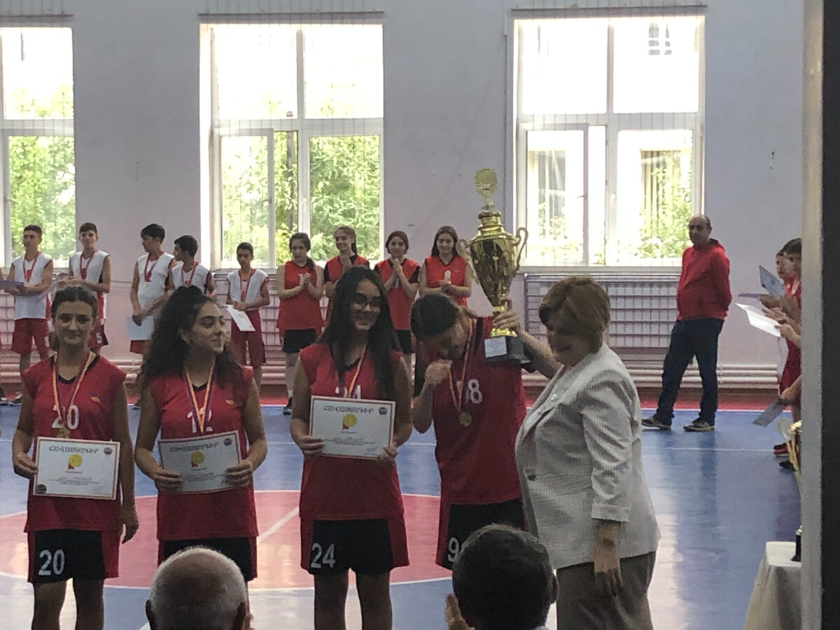 В Степанакерте наградили юных баскетболистов. Фоторепортаж