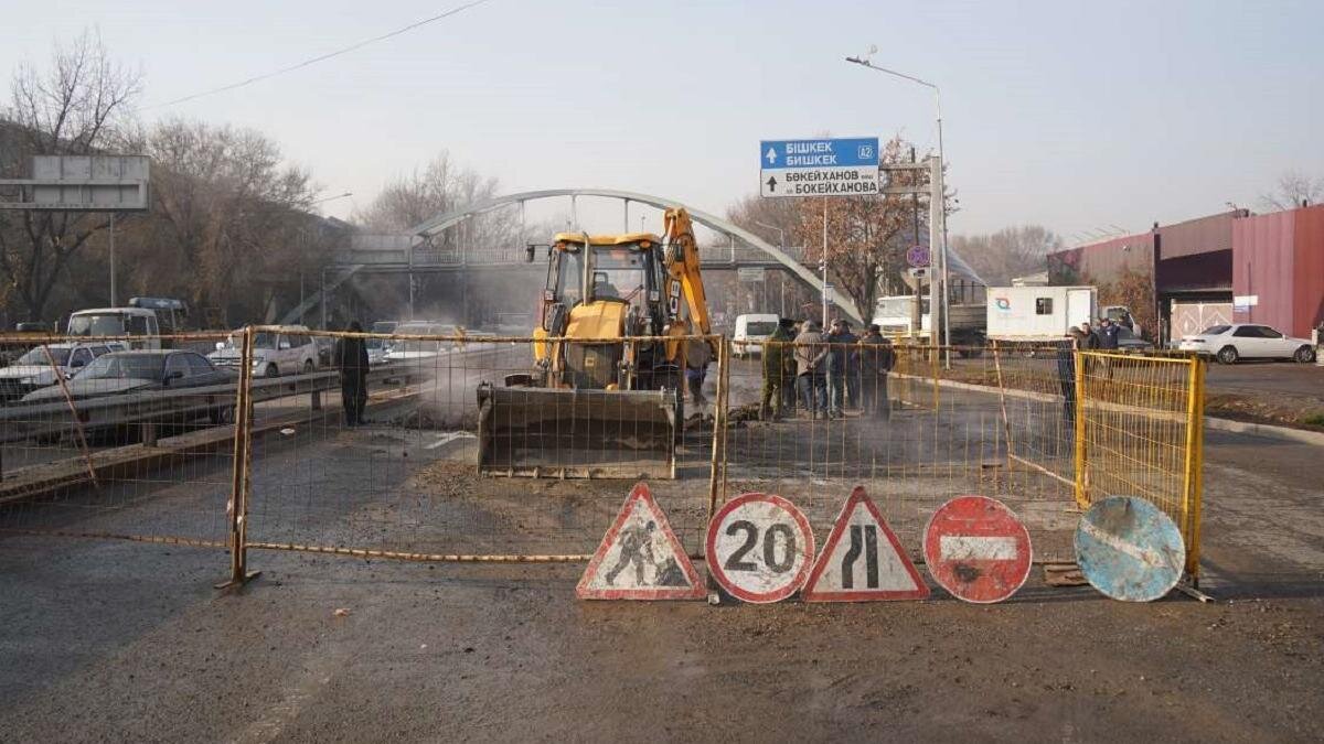    Перекрытая дорога NUR.KZ / Владимир Третьяков