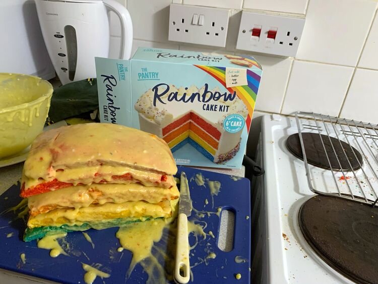 Источник: https://www.reddit.com/r/ExpectationVsReality/comments/xbvdxn/i_dont_know_if_its_my_awful_baking_skills_or_the