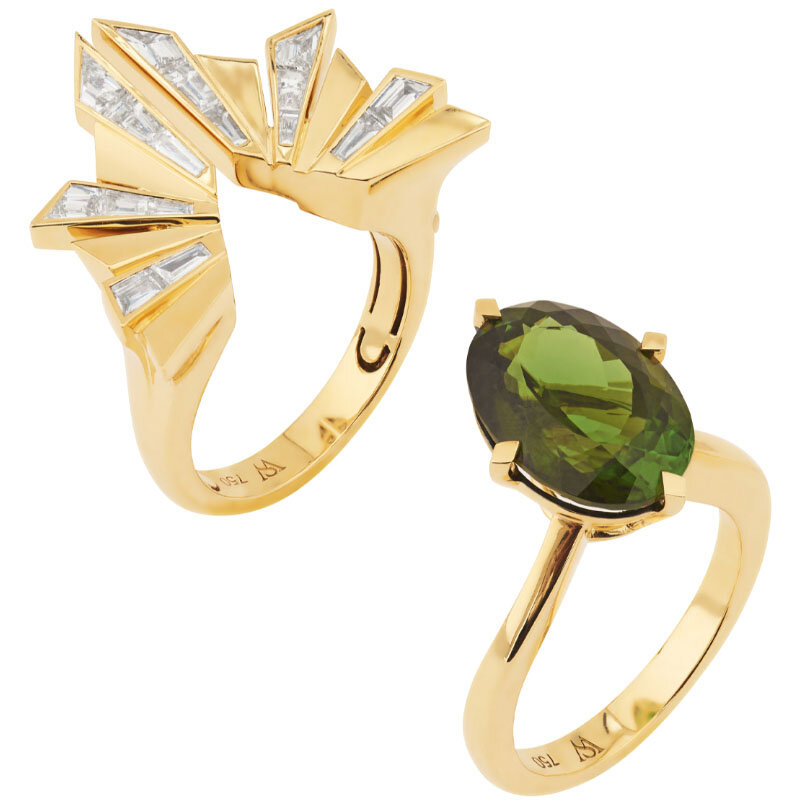 Набор из двух колец Stephen Webster Dynamite из желтого золота, одно кольцо с зеленым турмалином, второе с бриллиантами огранки багет