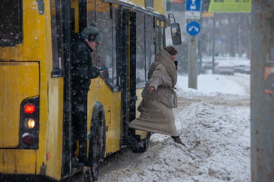     Снегопад доставил неудобства всем Сергей ГРАЧЕВ