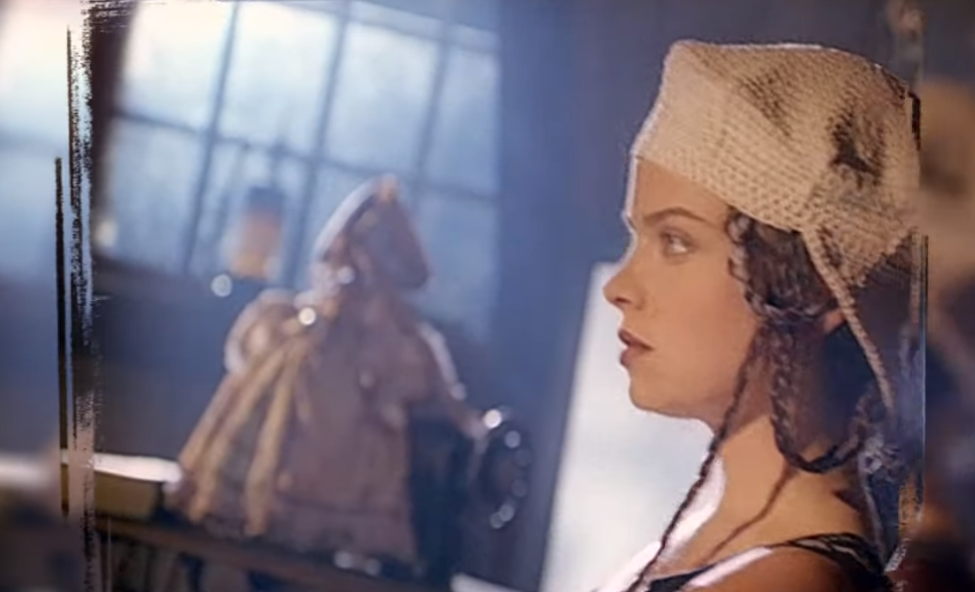    Фото: скриншот из клипа Наташи Королевой "Маленькая страна"