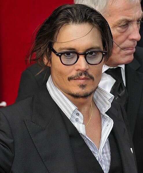 Джонни Депп. Источник: https://ru.m.wikipedia.org/wiki/Файл:Johnny_Depp_(July_2009)_2.jpg