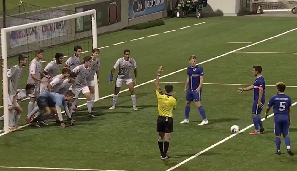 Свободный удар с линии ворот