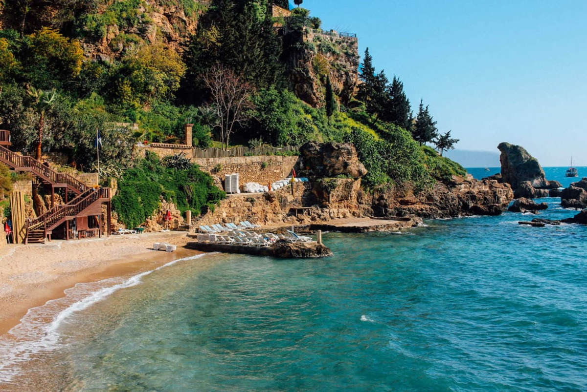 Анталья antalya. Mermerli Beach Анталия. Пляж Мермерли Турция. Анталия Турция Мермерли пляж. Пляж Топчам Анталия.