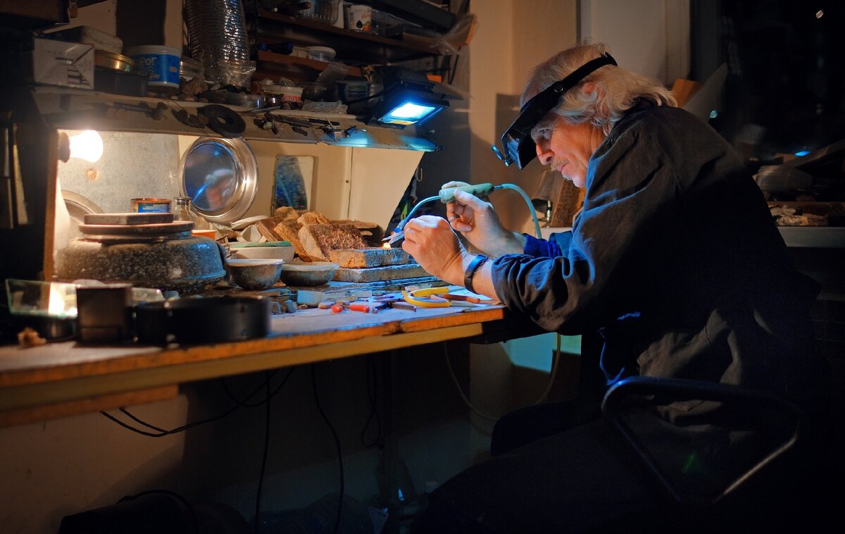 Непроста эта работа ювелира, фото В. Максимов