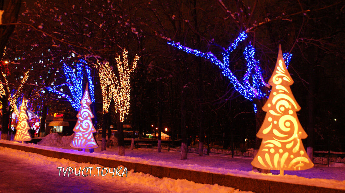 Ёлочки на Большой Садовой